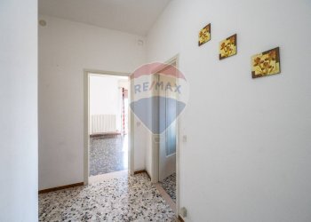 Hall / corridoio - Quadrilocale Via Europa
 
26, Sabbioneta - foto 7