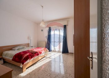 Camera / camera da letto - Quadrilocale Via Europa
 
26, Sabbioneta - foto 17