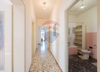 Hall / corridoio - Quadrilocale Via Europa
 
26, Sabbioneta - foto 27