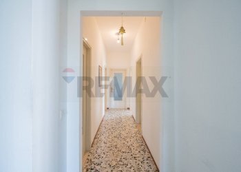 Hall / corridoio - Quadrilocale Via Europa
 
26, Sabbioneta - foto 12