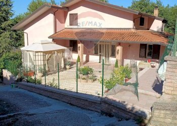 Casa all\'aperto - Villa Contrada Querce Nuove
 
43, Lioni - foto 1