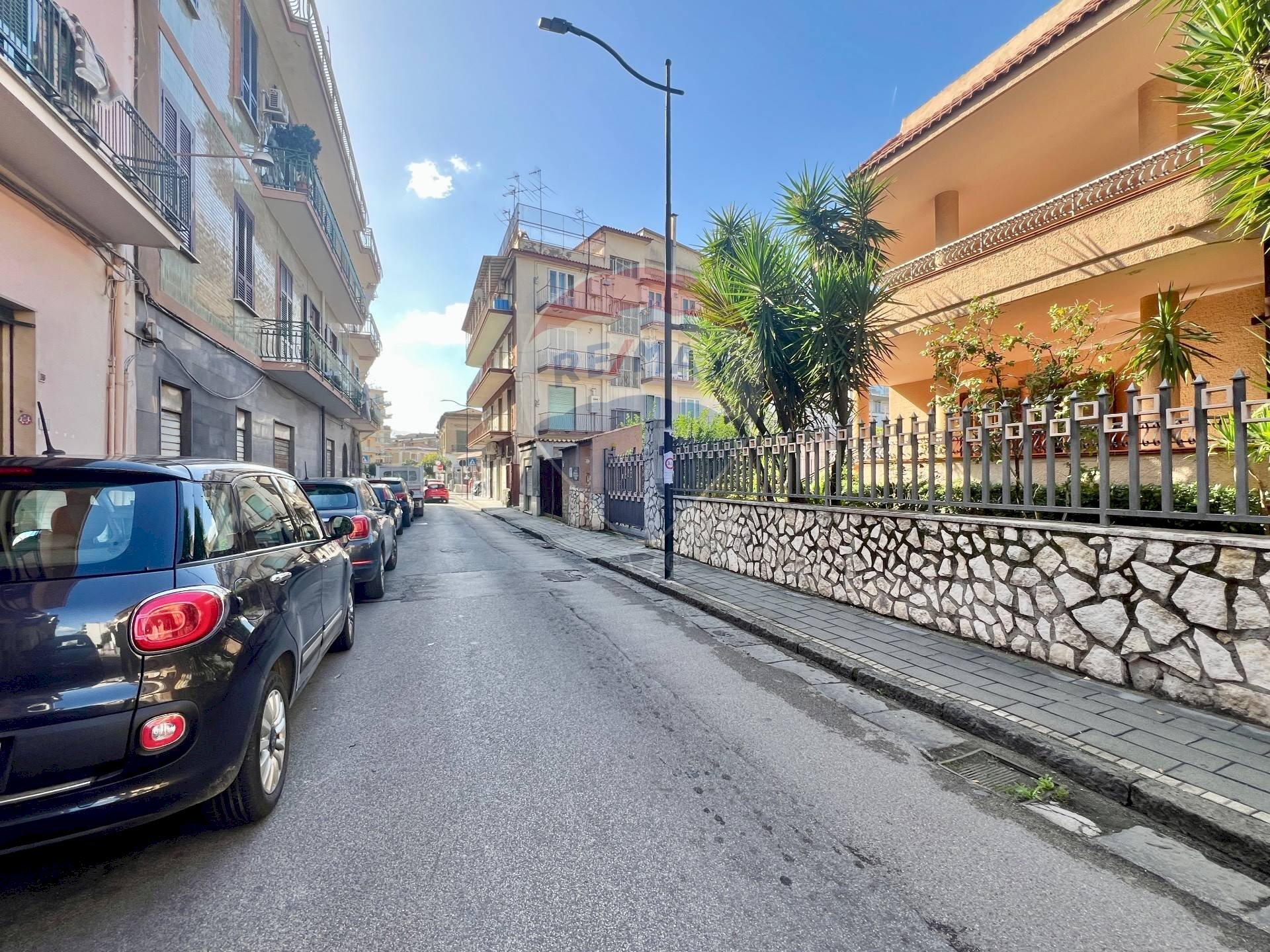 Edificio all\'aperto - Locale Commerciale Via Vincenzo La Rocca
 
16, Nola - foto 1