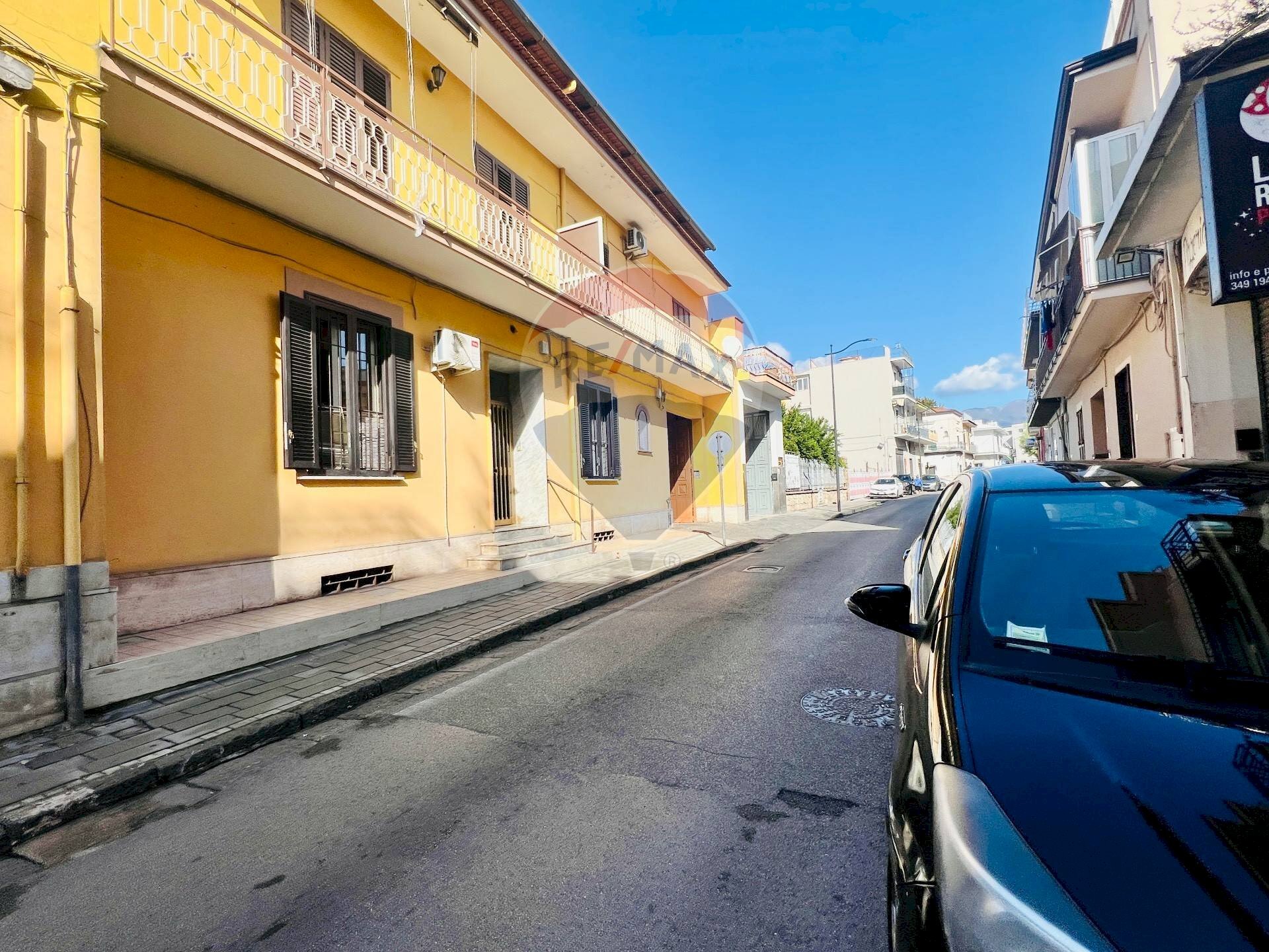 Edificio all\'aperto - Locale Commerciale Via Vincenzo La Rocca
 
16, Nola - foto 2