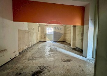 Stanza vuota - Locale Commerciale Via Vincenzo La Rocca
 
16, Nola - foto 11