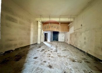 Stanza vuota - Locale Commerciale Via Vincenzo La Rocca
 
16, Nola - foto 17