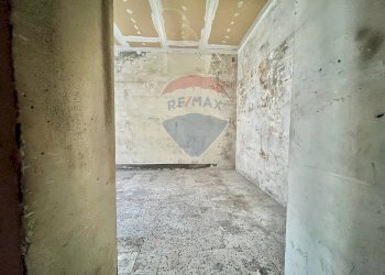 Stanza vuota - Locale Commerciale Via Vincenzo La Rocca
 
16, Nola - foto 25