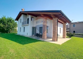 Casa all\'aperto - Casa indipendente Via San Zeno
 
15/a, Rosà - foto 1