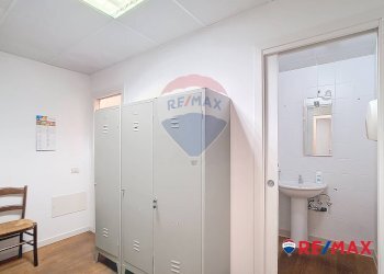 Camera / camera da letto - Commercial Premises Via Delle Industrie
23/7, Venezia - photo 22