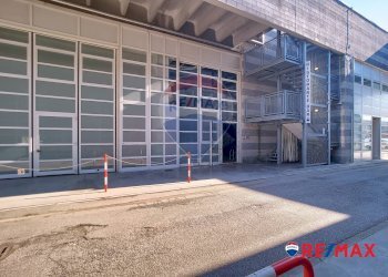 Edificio all\'aperto - Commercial Premises Via Delle Industrie
23/7, Venezia - photo 26