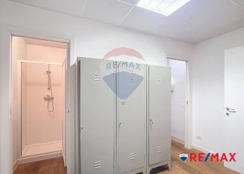 Camera / camera da letto - Commercial Premises Via Delle Industrie
23/7, Venezia - photo 22