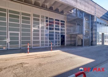 Edificio all\'aperto - Commercial Premises Via Delle Industrie
23/7, Venezia - photo 24