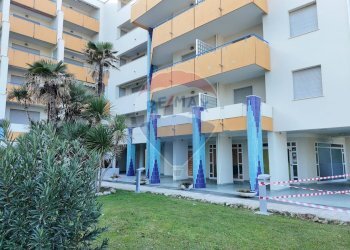 Edificio all\'aperto - Locale Commerciale Lungomare Goffredo Mameli
 
265/B, Senigallia - foto 2