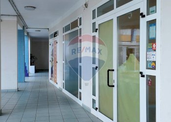 Hall / corridoio - Locale Commerciale Lungomare Goffredo Mameli
 
265/B, Senigallia - foto 5