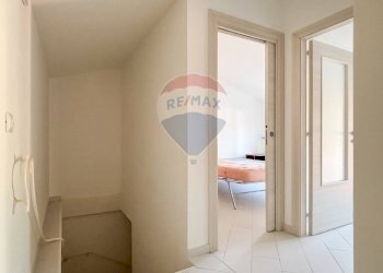 Hall / corridoio - Three-room apartment Piazza Plebiscito
 
9, Sapri - photo 7