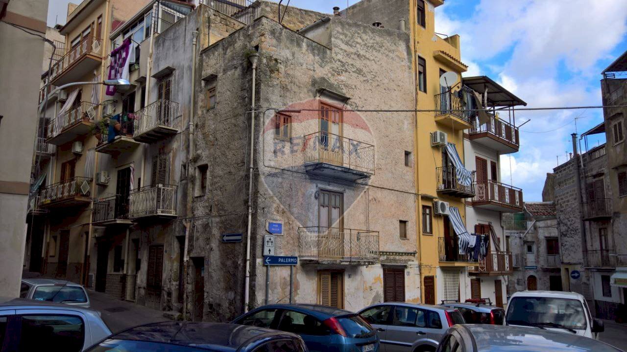 Edificio all\'aperto - Independent house via Balilla
 
6, Carini - photo 2