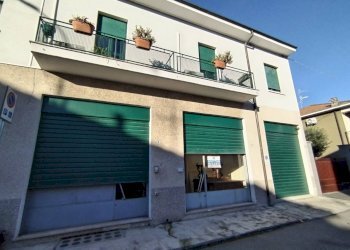 Foto 3 - Shop Busto Arsizio - photo 3