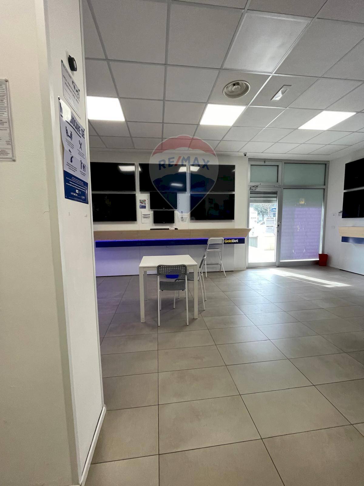 Ufficio - Locale Commerciale Viale Aldo Moro
85-87, Triggiano - foto 3