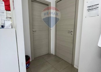 Hall / corridoio - Locale Commerciale Viale Aldo Moro
85-87, Triggiano - foto 4