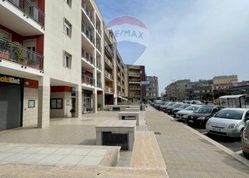 Edificio all\'aperto - Locale Commerciale Viale Aldo Moro
85-87, Triggiano - foto 8