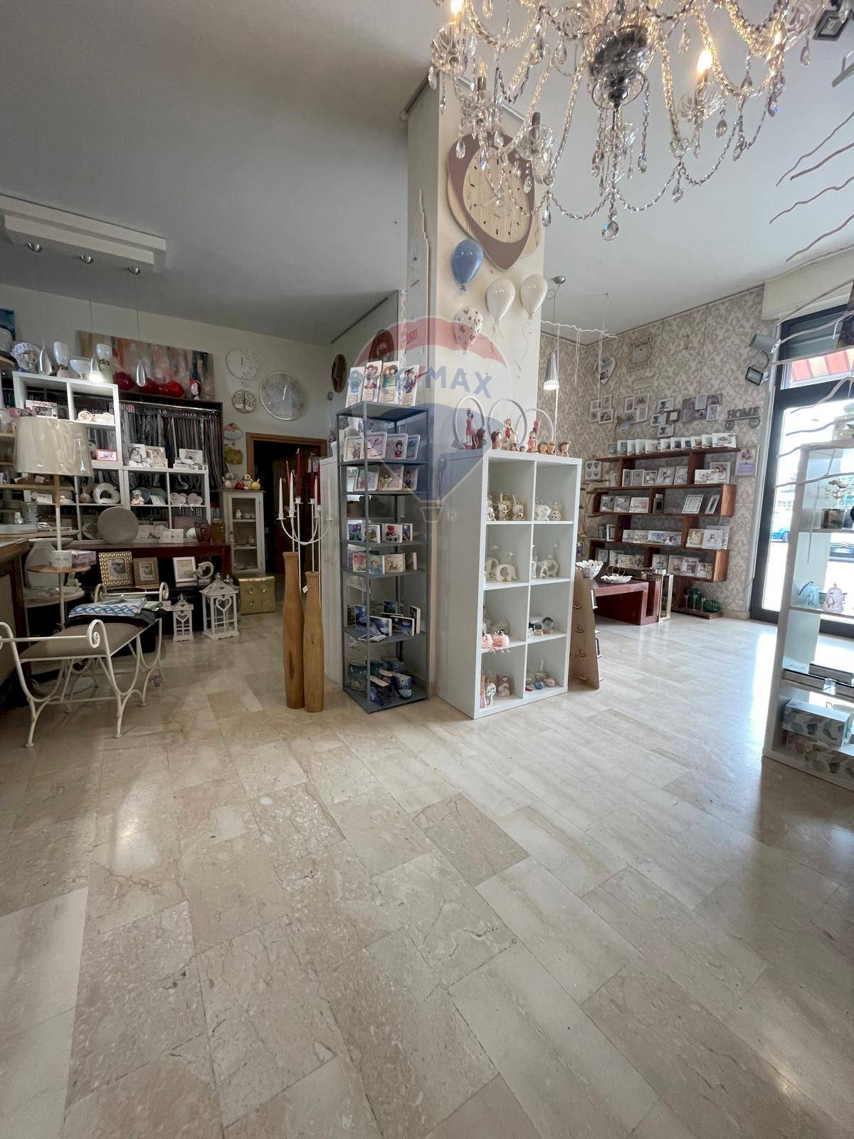 Dispensa di stoccaggio - Locale Commerciale Viale Aldo Moro
71-73, Triggiano - foto 2