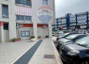 Edificio all\'aperto - Locale Commerciale Viale Aldo Moro
71-73, Triggiano - foto 3