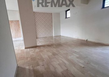 Stanza vuota - Commercial Premises Via Giustino Fortunato
27, Triggiano - photo 5