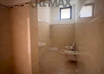 Bagno - Commercial Premises Via Giustino Fortunato
27, Triggiano - photo 6