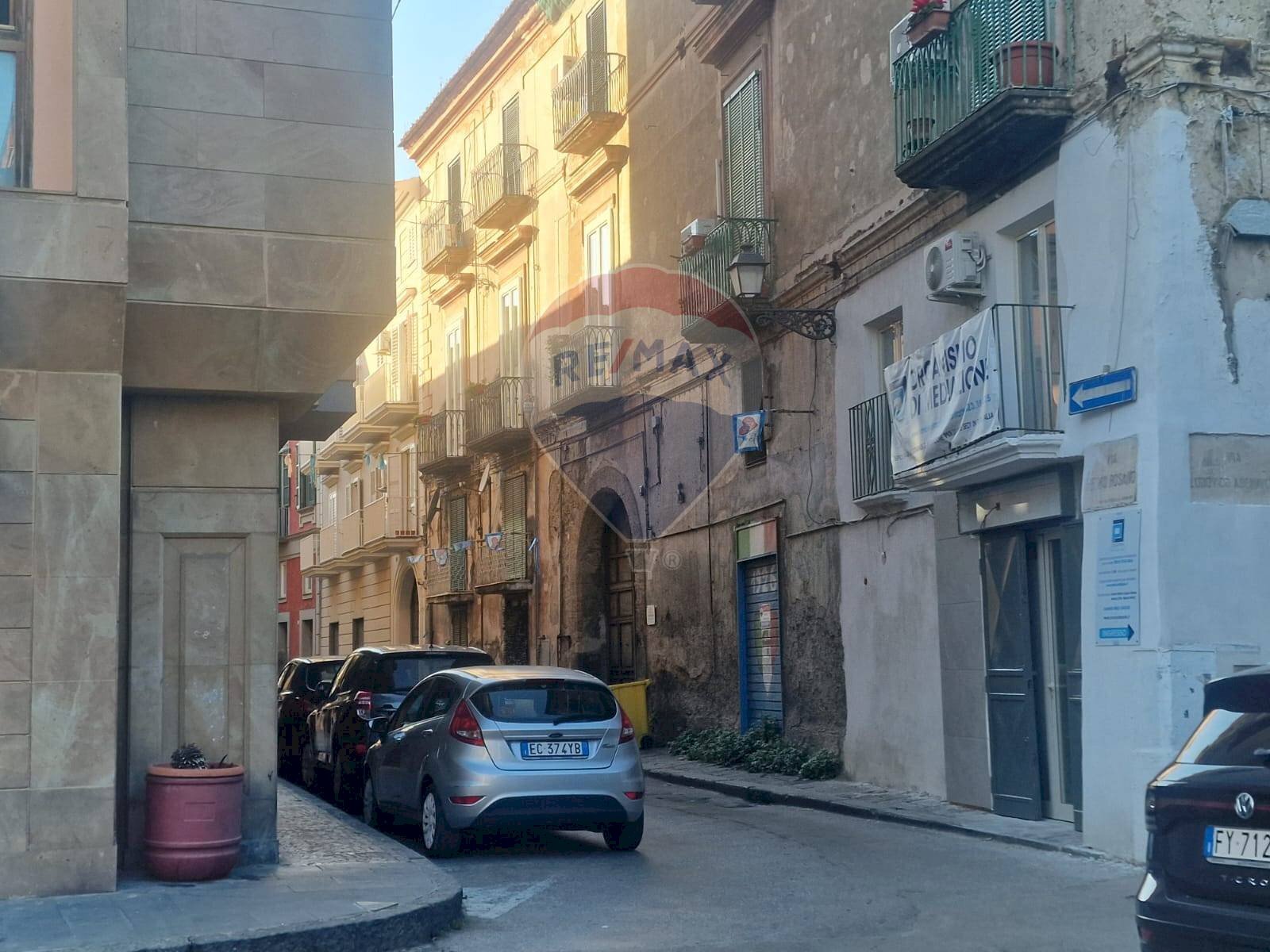 Edificio all\'aperto - Locale Commerciale Aversa - foto 2