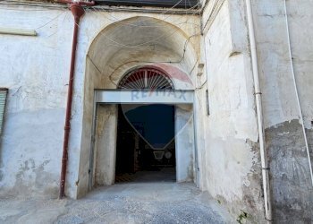 Edificio all\'aperto - Locale Commerciale Aversa - foto 12