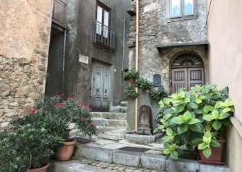 Foto 1 - Casa indipendente Francesco Crispi
 
7, San Mauro Castelverde - foto 1