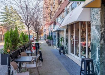 Edificio all\'aperto - Attività Commerciale Via Famiglia Boccacci
 
29, Brescia - foto 10