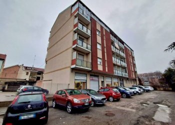 Facciata - Shop via Privata Narcisio Gambalunga, 9, Venaria Reale - photo 11