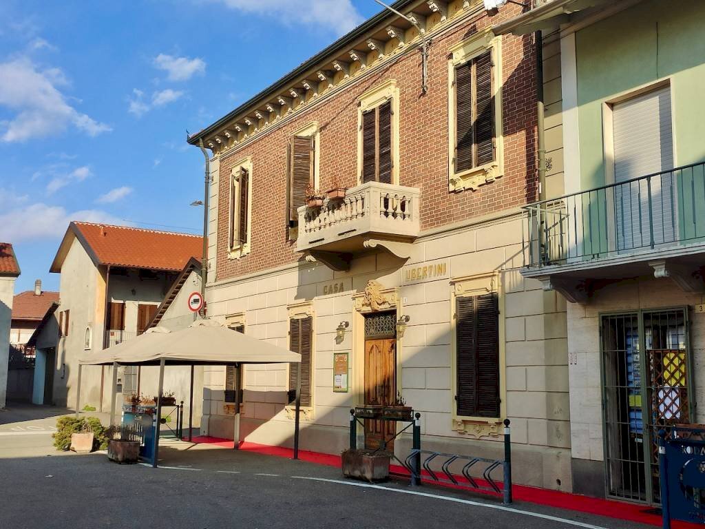 Facciata - Restaurant piazza Santa Croce, 1, Caluso - photo 3