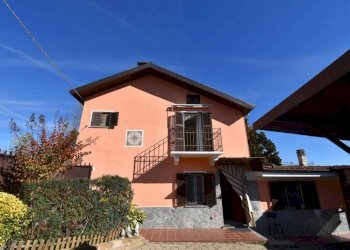 Facciata - Villa a Schiera via Collina Forni, Montaldo Scarampi - foto 2