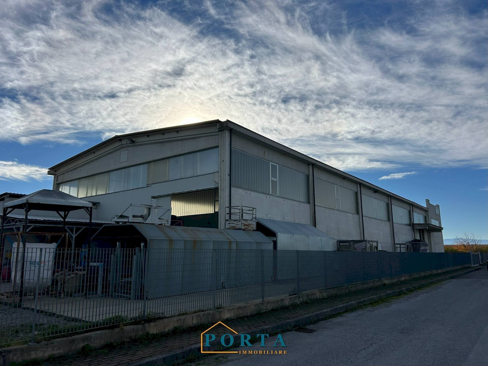 Foto 2 - Capannone Strada delle Alpi
 
9, Carrù - foto 2