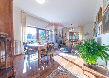 Sala da pranzo - Villa Via Appia Nuova
 
9, Ariccia - foto 39