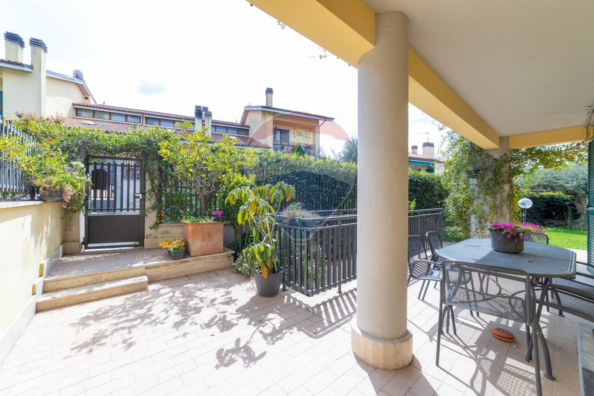 Terrazza - Casa semi indipendente Via Maria Callas
 
6, Marino - foto 1