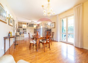 Sala da pranzo - Semi-detached house Via Maria Callas
 
6, Marino - photo 10