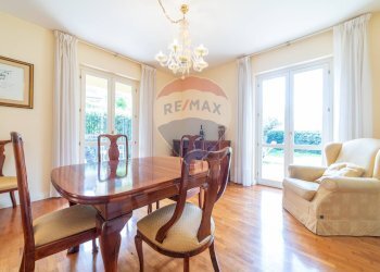 Sala da pranzo - Semi-detached house Via Maria Callas
 
6, Marino - photo 12