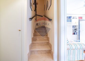 Scale - Semi-detached house Via Maria Callas
 
6, Marino - photo 18