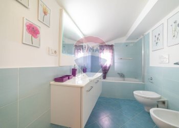 Bagno - Semi-detached house Via Maria Callas
 
6, Marino - photo 39