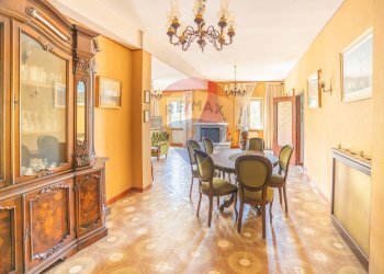 Sala da pranzo - Villa Via del Divino Amore
 
2, Marino - photo 13