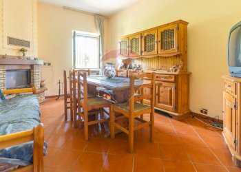 Sala da pranzo - Villa Via del Divino Amore
 
2, Marino - photo 14