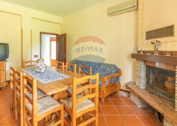 Sala da pranzo - Villa Via del Divino Amore
 
2, Marino - photo 15