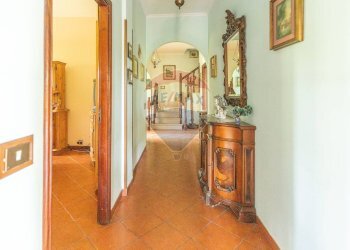 Hall / corridoio - Villa Via del Divino Amore
 
2, Marino - photo 32