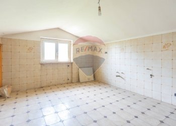 Stanza vuota - Villa Via del Divino Amore
 
2, Marino - photo 34