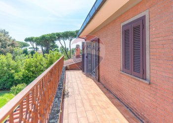 Balcone - Villa Via del Divino Amore
 
2, Marino - photo 42