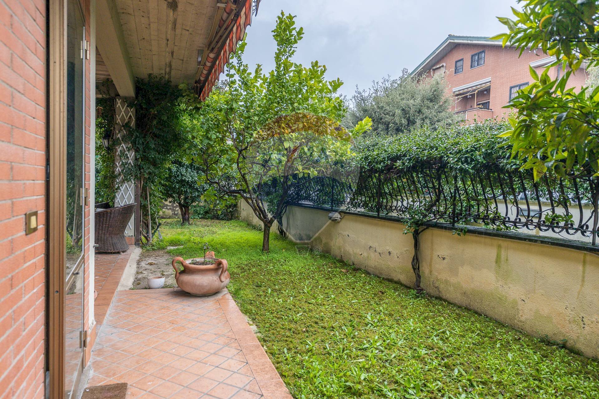 Giardino - Casa semi indipendente Via Silvio Pellico
 
94, Marino - foto 1