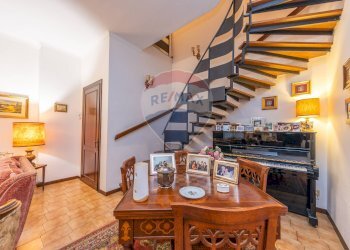 Sala da pranzo - Semi-detached house Via Silvio Pellico
 
94, Marino - photo 14