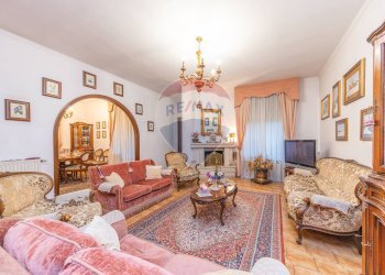 Soggiorno - Semi-detached house Via Silvio Pellico
 
94, Marino - photo 17